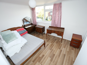 14_Manhattan_drive_front_double_bedroom.png