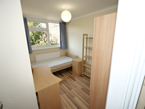 14_Manhattan_drive_right-hand_single_bedroom.png