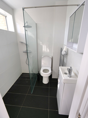 15 Almond Grove ensuite