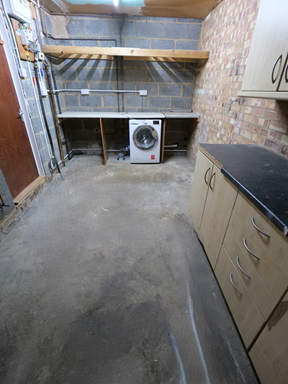 15 Almond Grove garage