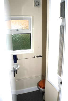 62_Metcalfe_road_downstairs_toilet.png
