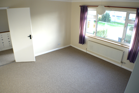 62_Metcalfe_road_front_double_bedroom_2.png